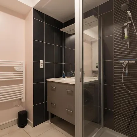Apartamento Face à La Plage Avec Piscine Chauffée *